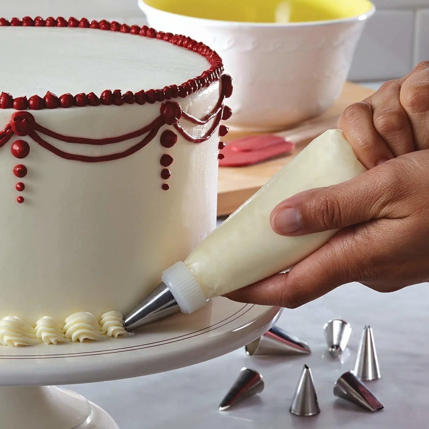 Complete Cake Decoration Tool Kit with Piping Tips and Frosting Bag