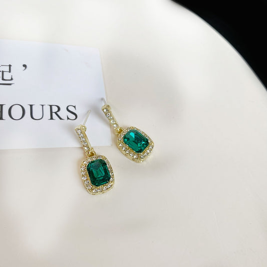 Gorgeous Emerald Drop Geometric Dangle Earring