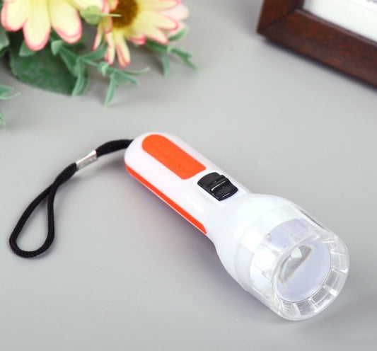 1 PC CX-T50 Mini Portable Pendant Flashlight, Under One Dollar