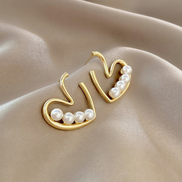 Pearl Design Love Heart Shaped Stylish Earrings