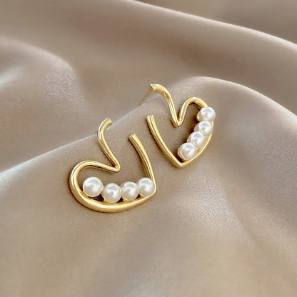 Pearl Design Love Heart Shaped Stylish Earrings