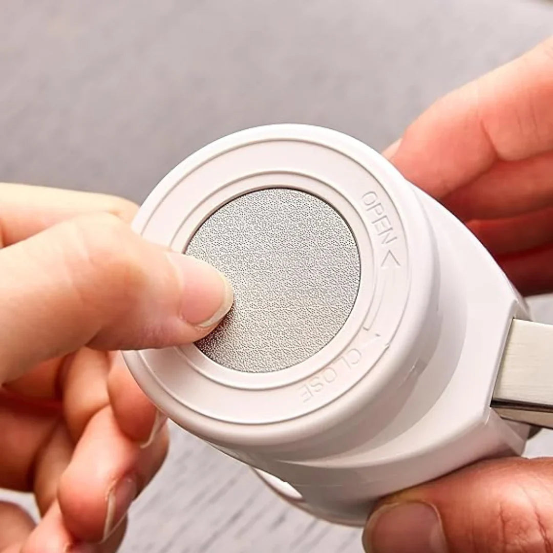 Professional Nail Clipper with Zoom Lens & Light