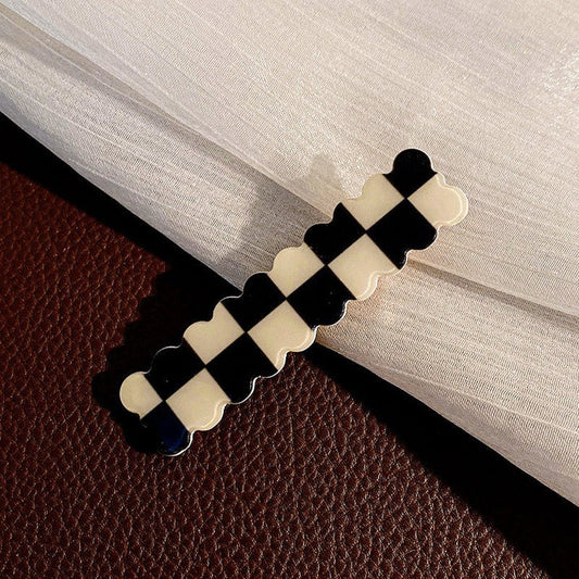 Chic and Stylish Checkered Hair Clip - Elevate Your Hairdo