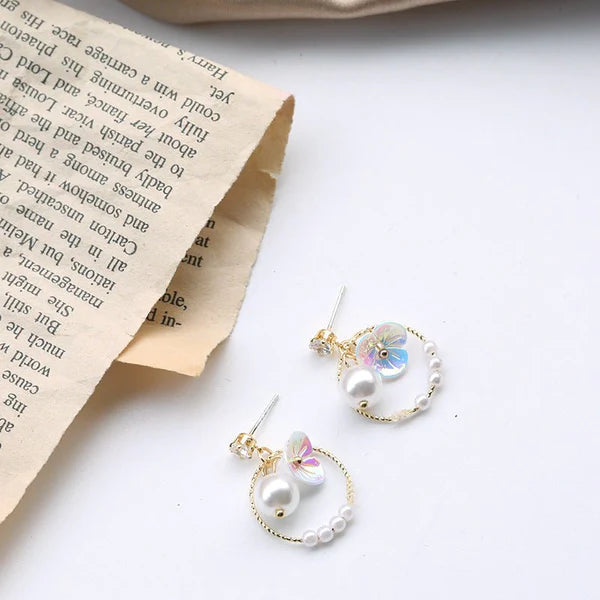 White Pearl Flower Stud Earrings
