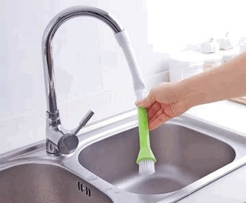 Multifunctional Water Faucet with Vegetable Cleaning Plastic Brush